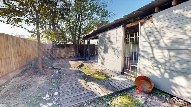 $325,000 | 1315 Heslep Street, Houston, TX 77009