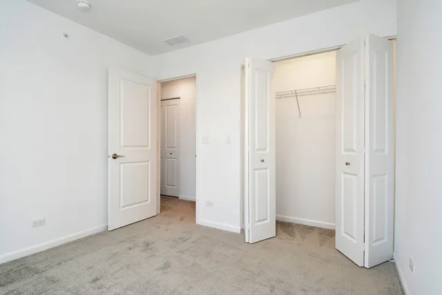 $3,250 | 202 Timberleaf Circle, Roselle, IL 60172