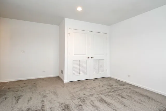 $3,250 | 202 Timberleaf Circle, Roselle, IL 60172