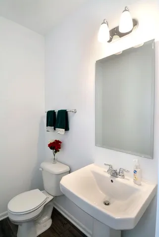 $3,250 | 202 Timberleaf Circle, Roselle, IL 60172