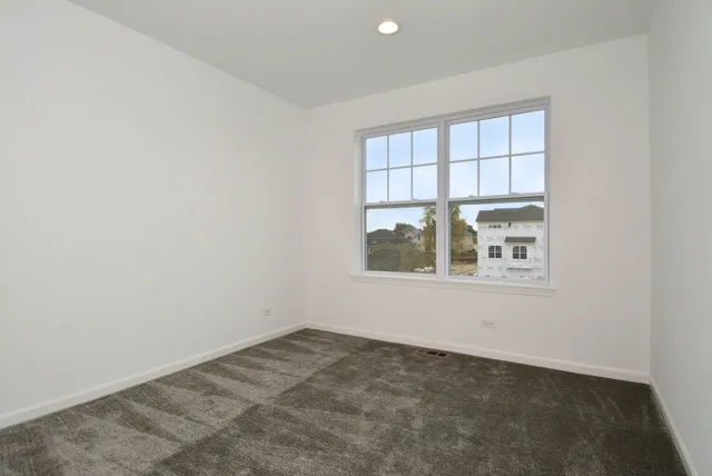 $3,250 | 202 Timberleaf Circle, Roselle, IL 60172