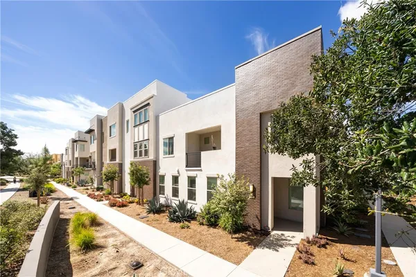 $5,500 | 120 Novel, Irvine, CA 92618