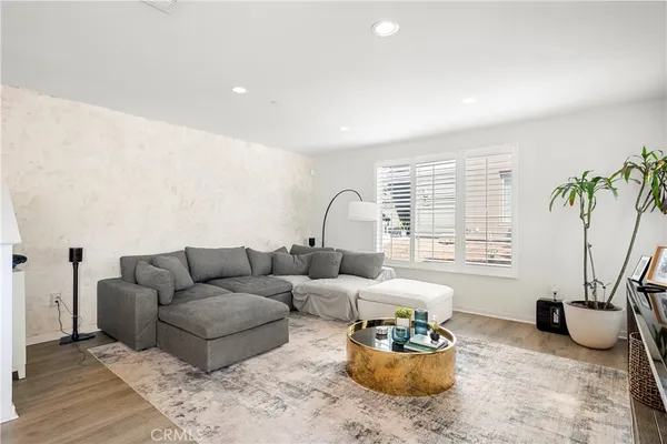 $5,500 | 120 Novel, Irvine, CA 92618