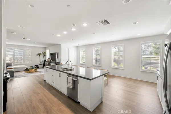 $5,500 | 120 Novel, Irvine, CA 92618