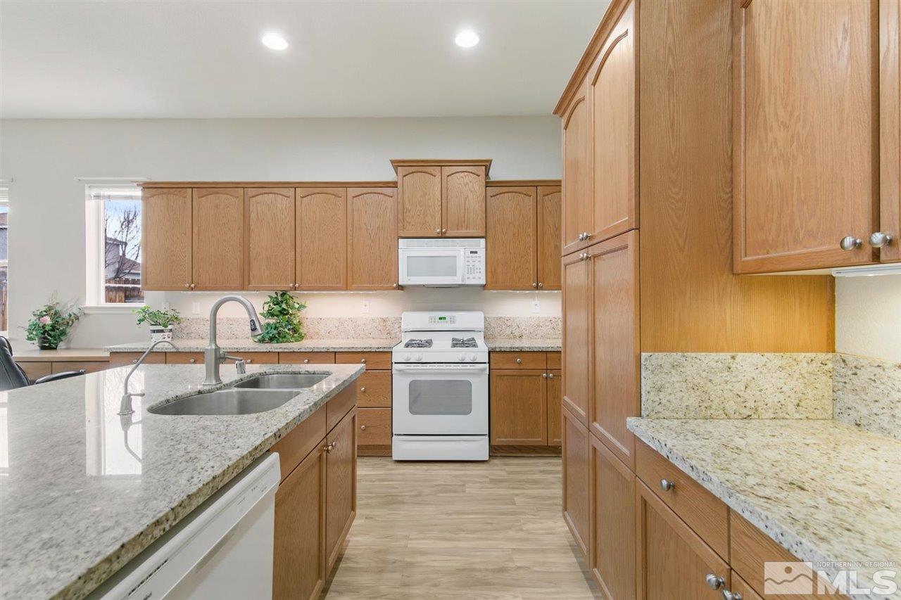 1325 Rouge River Road Fernley, NV 89408 - Photo 18 of 38 Photo 18