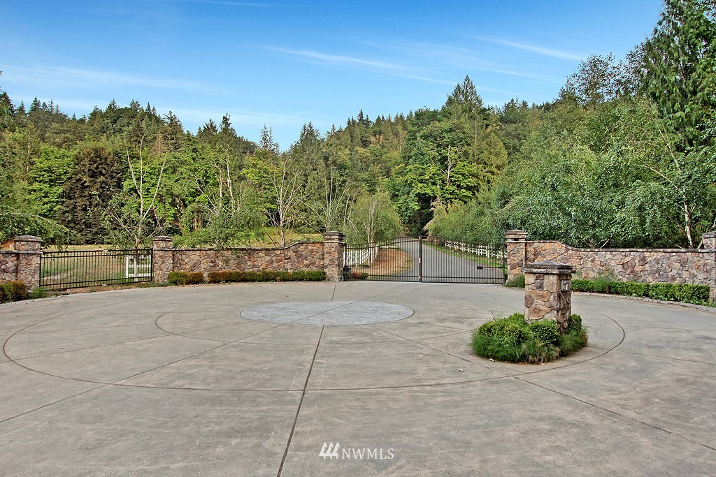 6514 Preston-Fall City Road Southeast Fall City, WA 98024 - Photo 3 of 25 Gallery Image 3