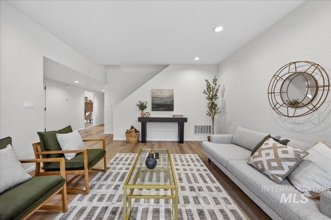 1549 Lenz Lane Boise, ID 83712 - Photo 2 of 50