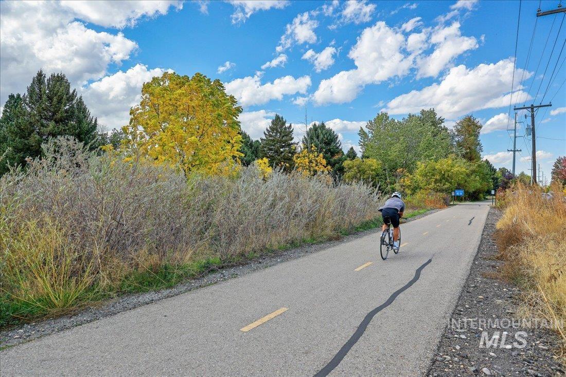 1549 Lenz Lane Boise, ID 83712 - Photo 38 of 50