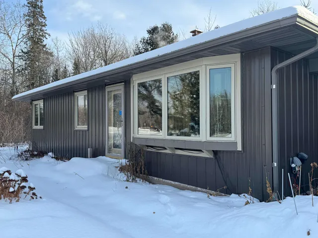 $400,000 | 8148 East Spaulding Road, South Range, WI 54874