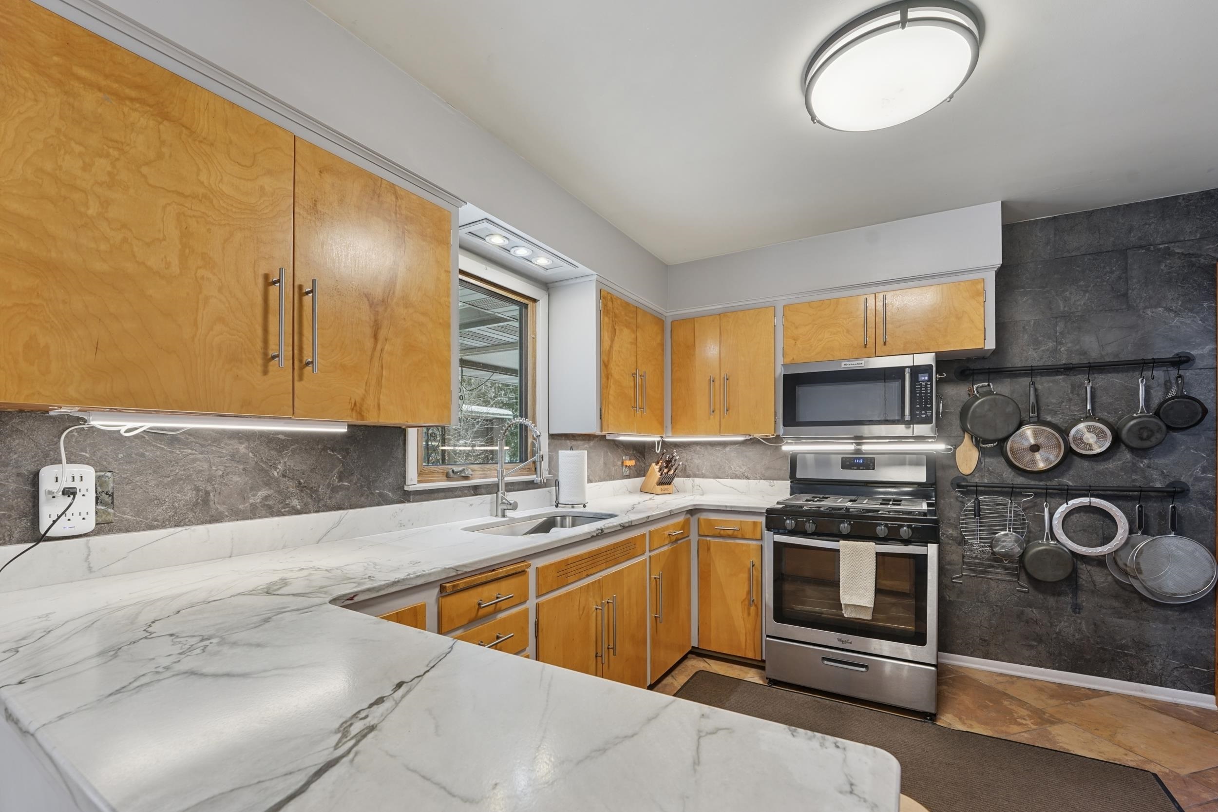 8148 East Spaulding Road South Range, WI 54874 - Photo 4 of 39