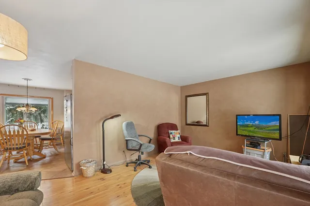 $400,000 | 8148 East Spaulding Road, South Range, WI 54874