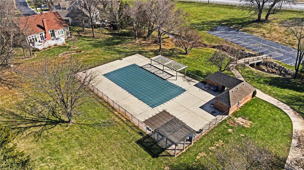 12420 Sagamore Road Leawood, KS 66209 - Photo 12 of 17