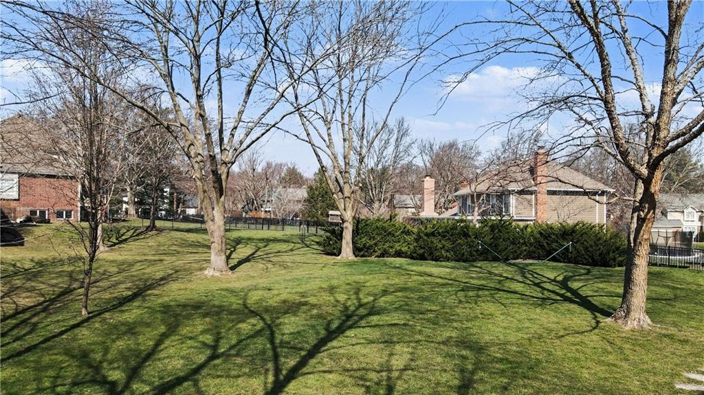 12420 Sagamore Road Leawood, KS 66209 - Photo 10 of 17