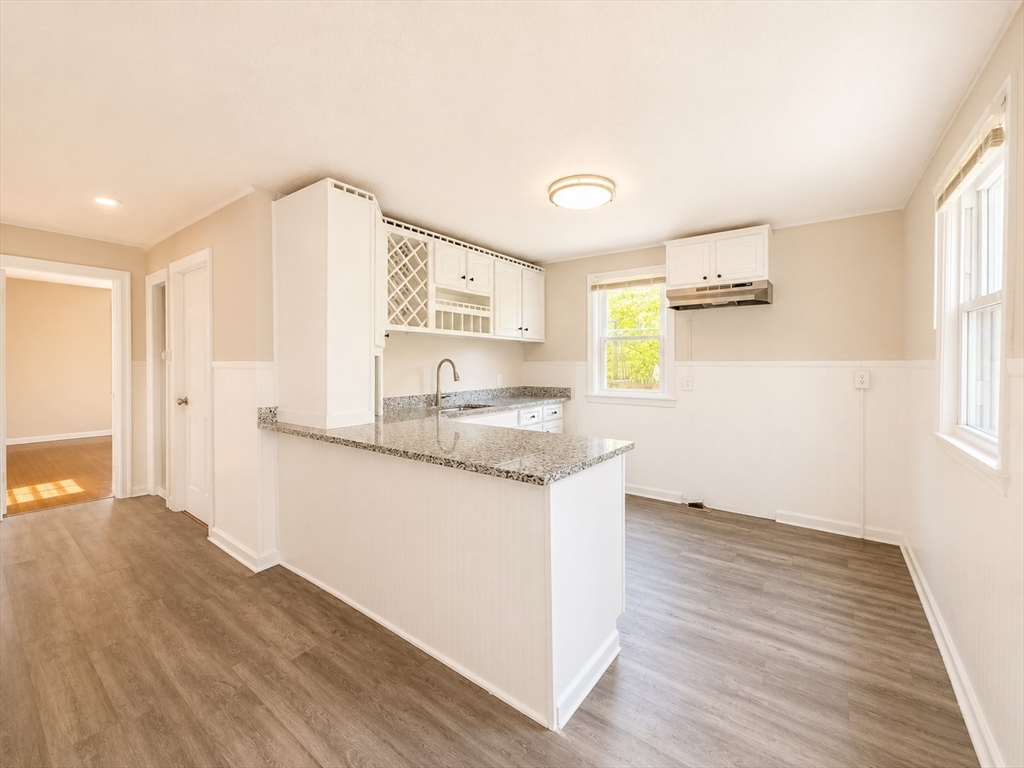 4 Wolfe Street Springfield, MA 01020 - Photo 9 of 24