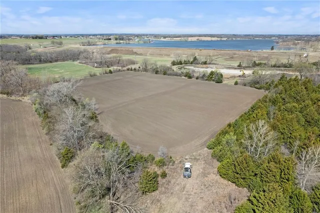 $549,900 | Southwest 303rd Street, Paola, KS 66071