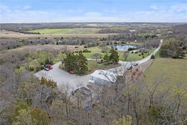 $549,900 | Southwest 303rd Street, Paola, KS 66071
