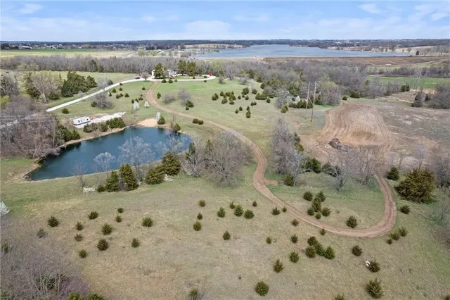$549,900 | Southwest 303rd Street, Paola, KS 66071