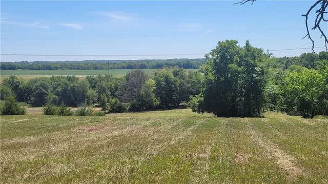 $549,900 | Southwest 303rd Street, Paola, KS 66071