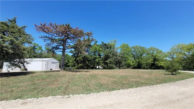 $549,900 | Southwest 303rd Street, Paola, KS 66071