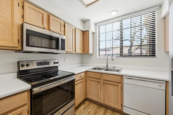 $2,400 | 11515 North 91st Street, Unit 152, Scottsdale, AZ 85260