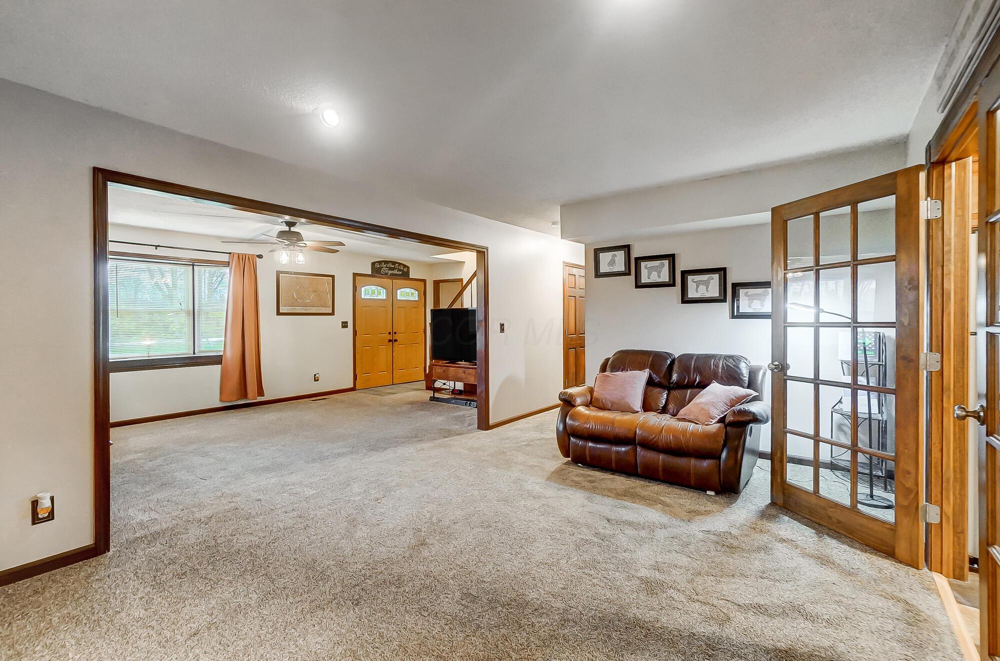 7311 Stout Road Circleville, OH 43113 - Photo 6 of 57 Family Room