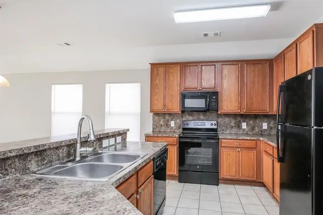 $2,260 | 2100 Hayes Street, McKinney, TX 75071