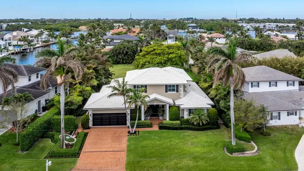 $3,395,000 | 33 Spanish River Drive, Ocean Ridge, FL 33435