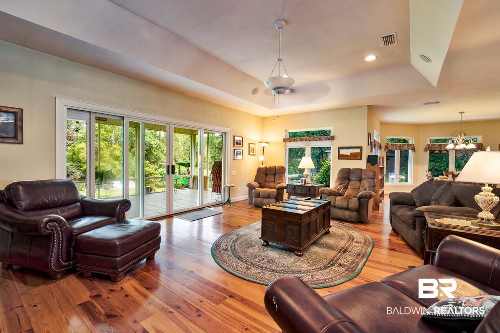 11001 McKenzie Road Fairhope, AL 36532 - Photo 6 of 32 Living Room