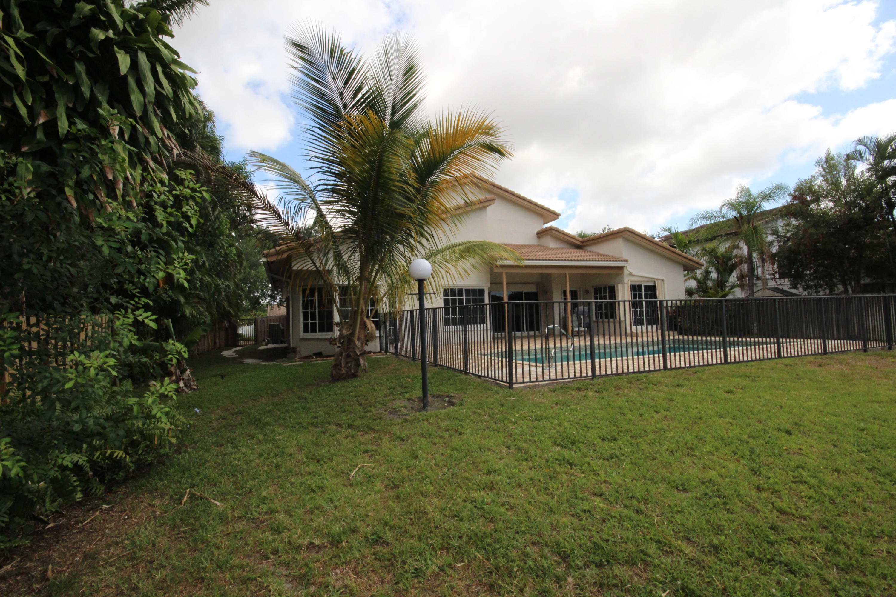 2662 Northwest 41st Street Boca Raton, FL 33434 - Photo 36 of 43 BACK YARD