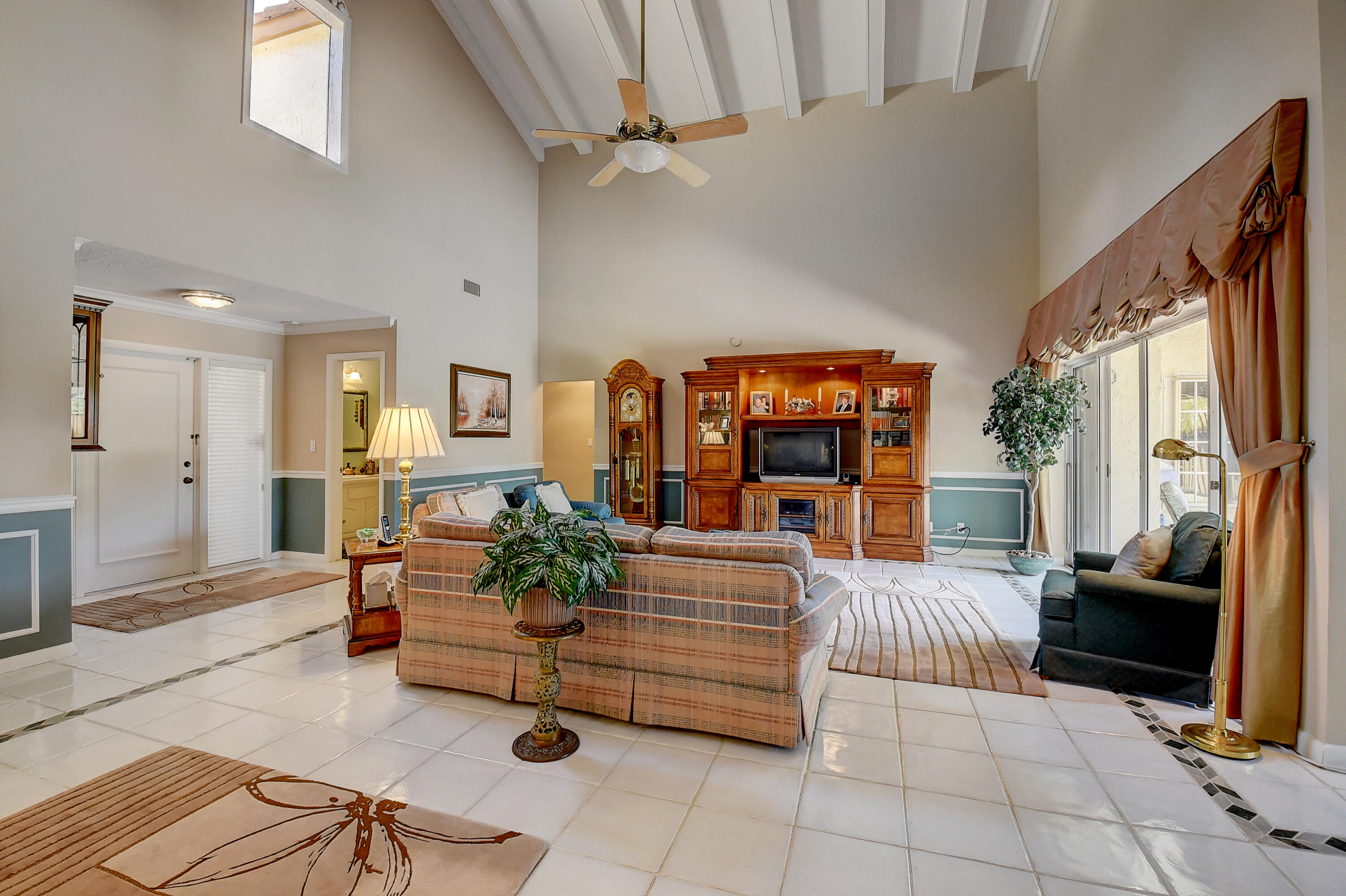 2662 Northwest 41st Street Boca Raton, FL 33434 - Photo 7 of 43 GREAT ROOM