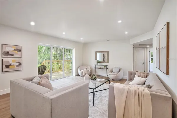 $559,900 | 14050 Blackjack Road, Dover, FL 33527
