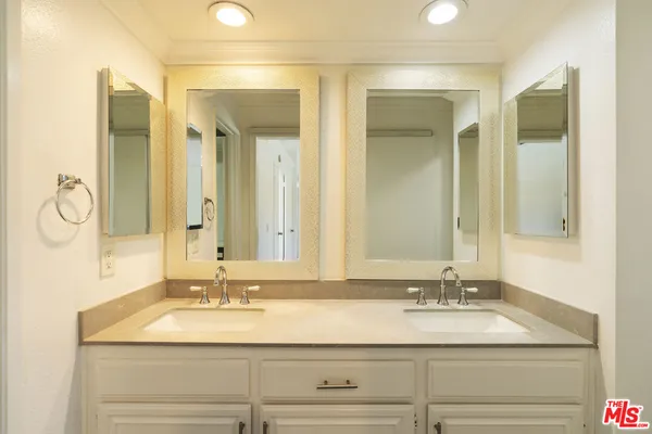 $4,950 | 1837 11th Street, Unit 3, Santa Monica, CA 90404