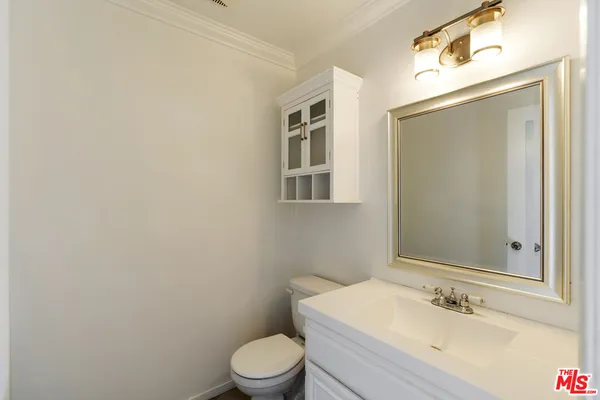 $4,950 | 1837 11th Street, Unit 3, Santa Monica, CA 90404