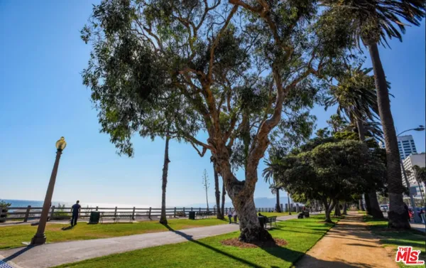 $4,950 | 1837 11th Street, Unit 3, Santa Monica, CA 90404
