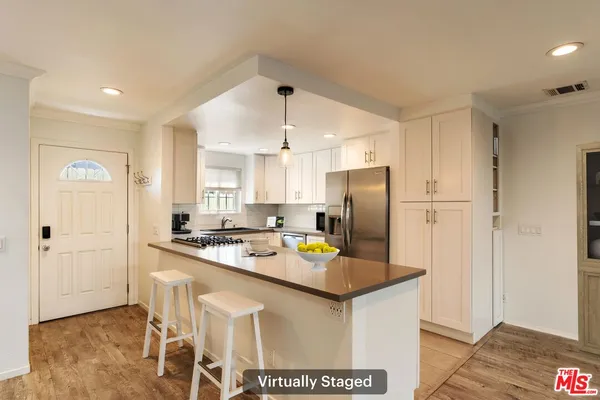 $4,950 | 1837 11th Street, Unit 3, Santa Monica, CA 90404