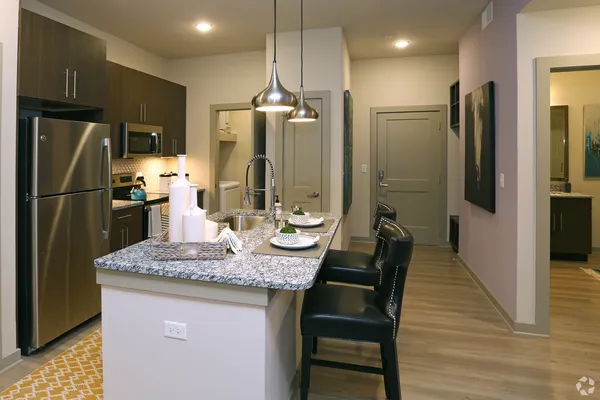 $2,327 | 680 East Algonquin Road, Unit 1205, Schaumburg, IL 60173