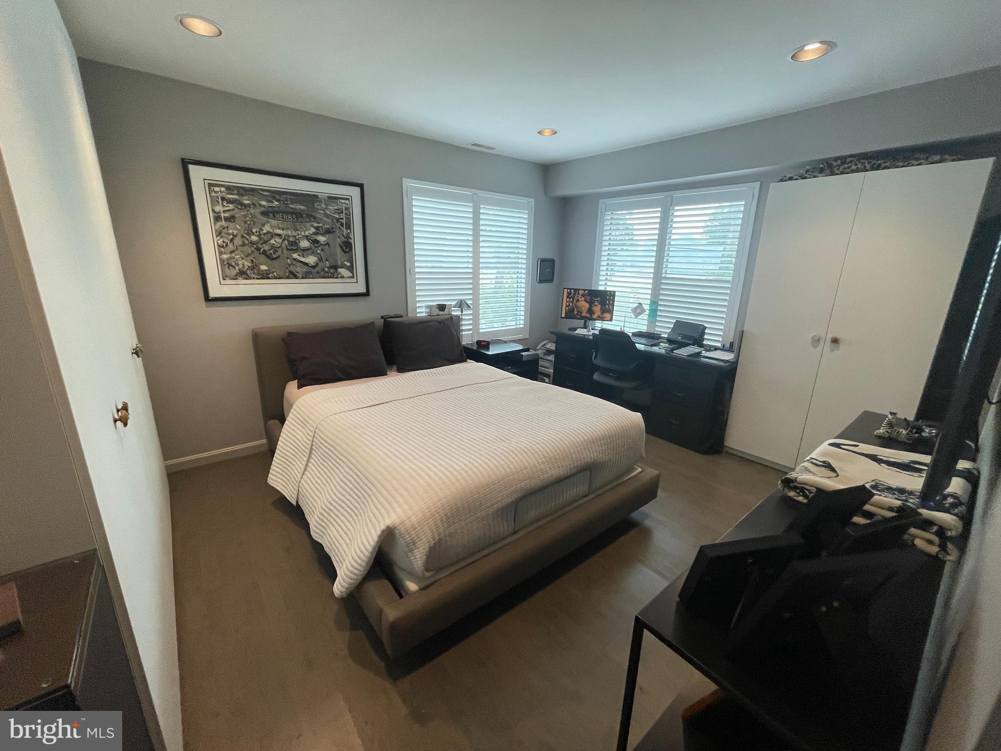 232 Church Road, Unit 1C Ardmore, PA 19003 - Photo 20 of 42 Guest Room with Desk Area