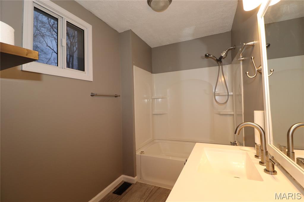 302 Olive Street Edwardsville, IL 62025 - Photo 8 of 25