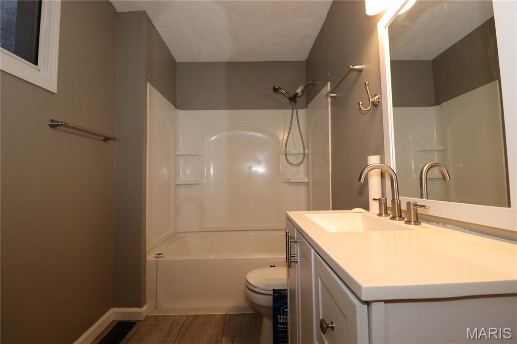 302 Olive Street Edwardsville, IL 62025 - Photo 9 of 25