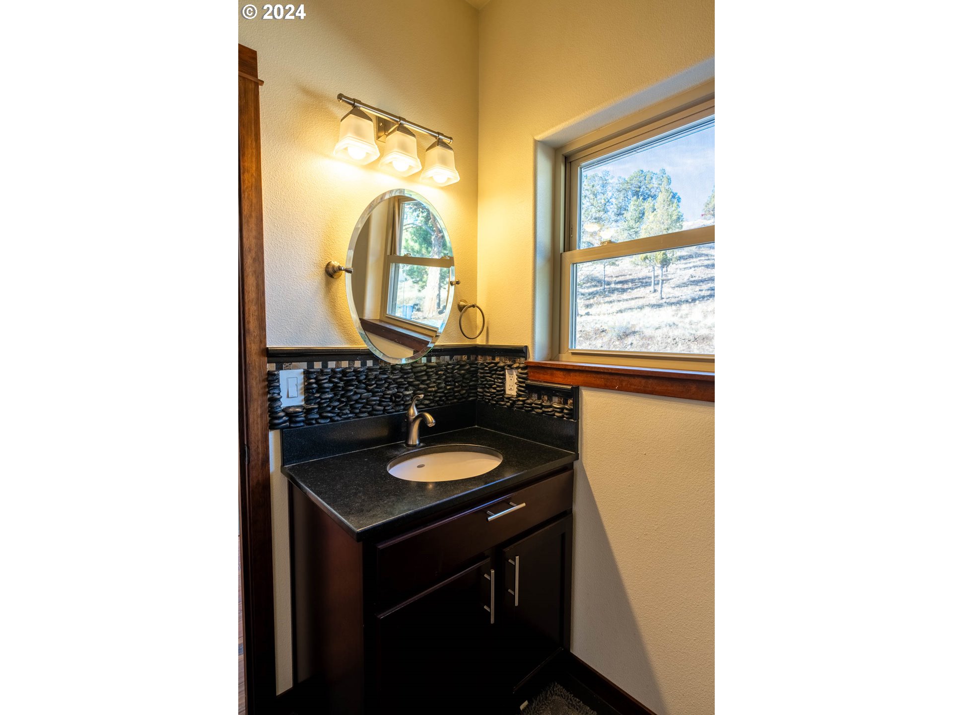 31367 Clarks Creek Road Mount Vernon, OR 97865 - Photo 15 of 48