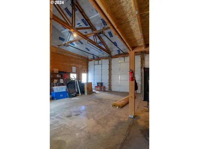 $799,900 | 31367 Clarks Creek Road, Mount Vernon, OR 97865