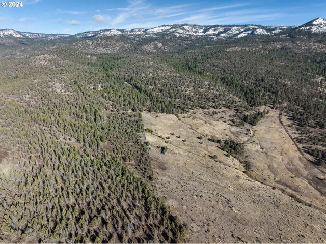 $799,900 | 31367 Clarks Creek Road, Mount Vernon, OR 97865