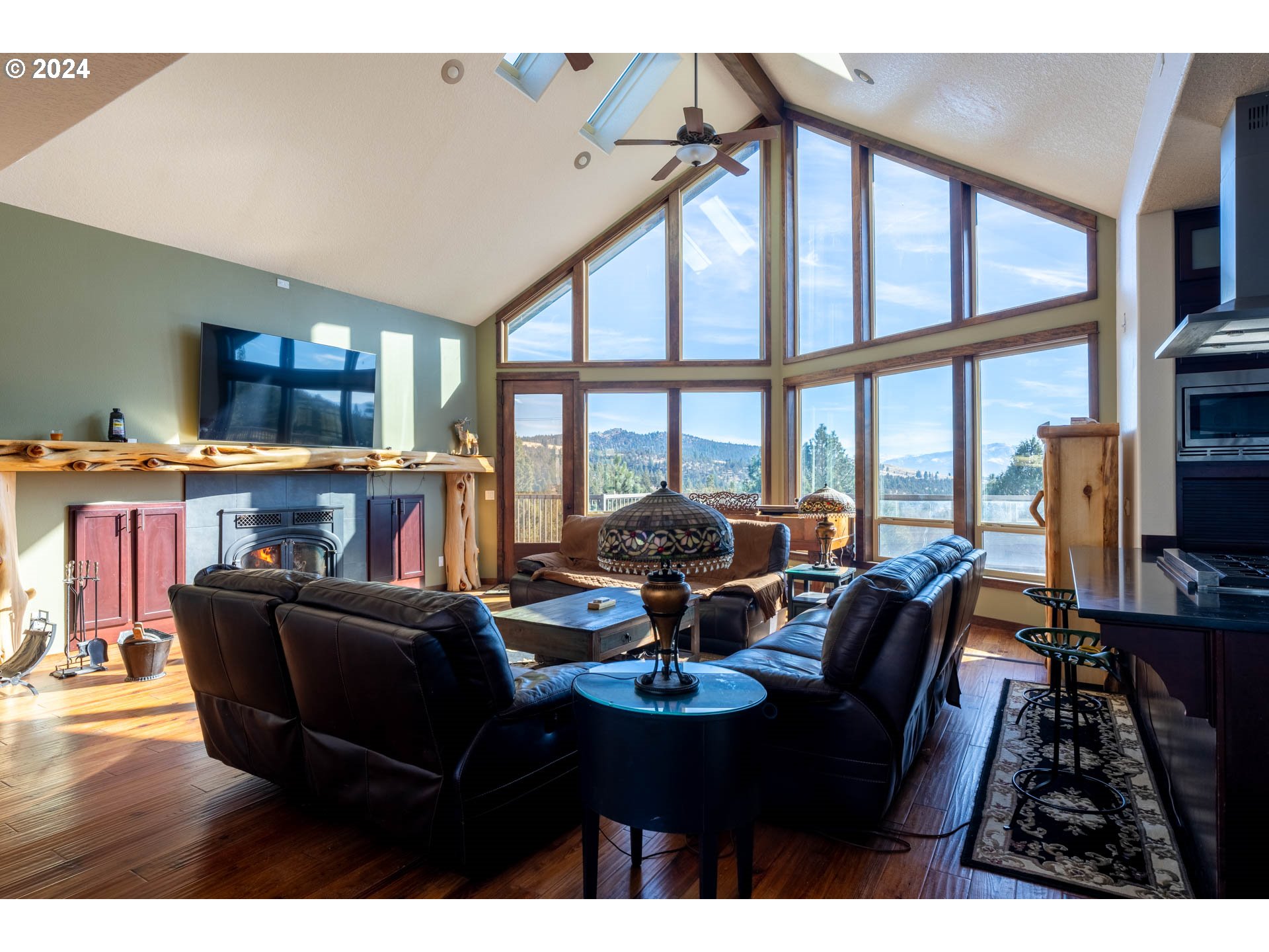 31367 Clarks Creek Road Mount Vernon, OR 97865 - Photo 5 of 48