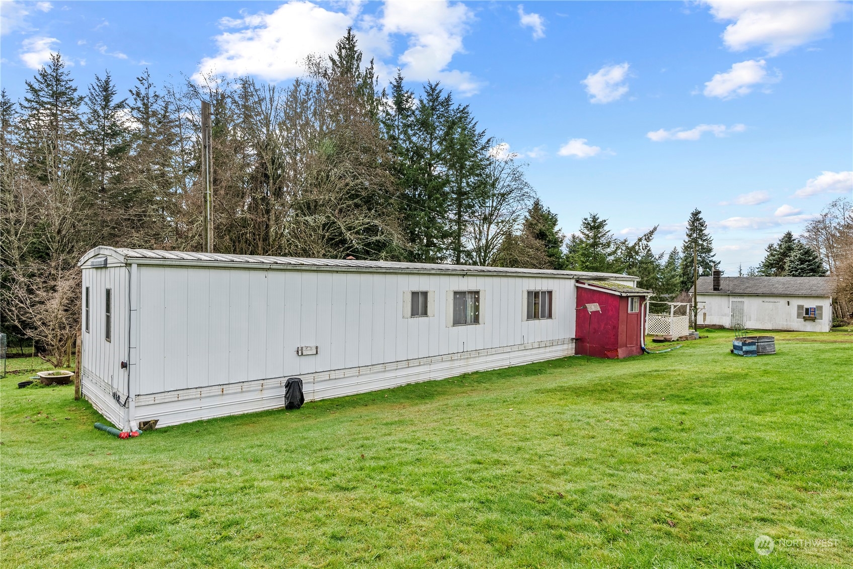 103 Diebert Road Longview, WA 98632 - Photo 4 of 18 a view of a backyard of the house