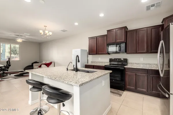 $529,000 | 2548 South Betty Street, Gilbert, AZ 85295