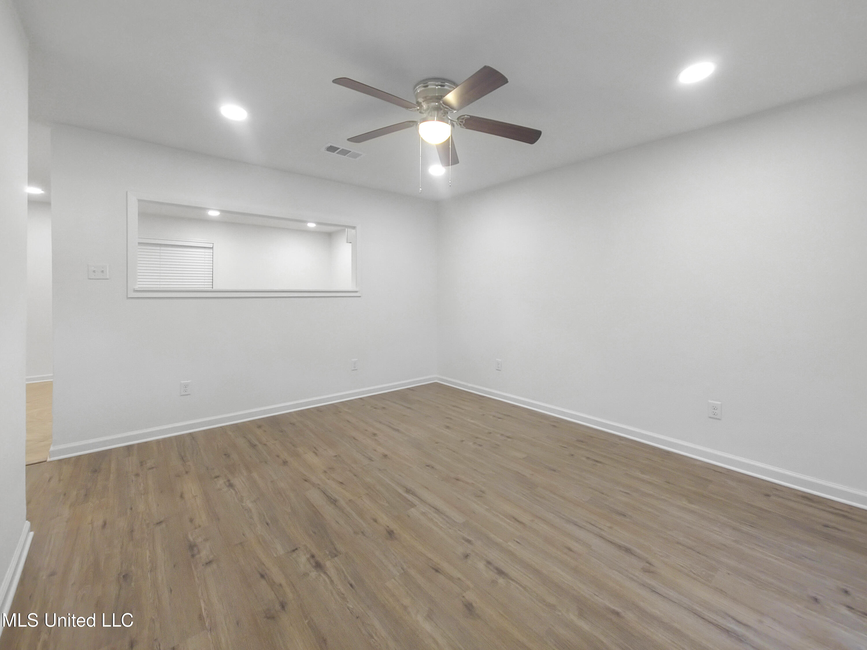 4100 Karen Street Moss Point, MS 39563 - Photo 3 of 13 20250729_084315