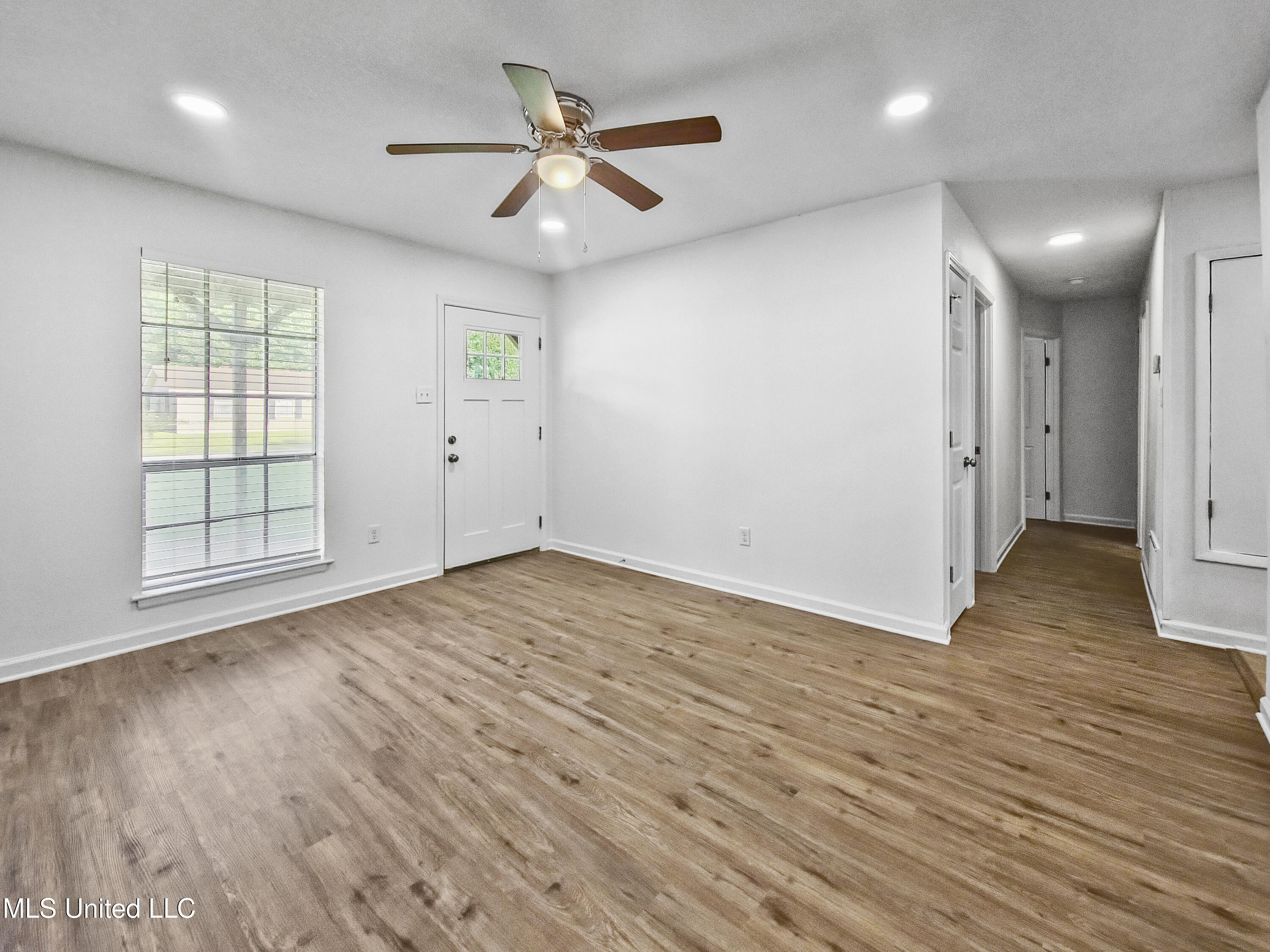 4100 Karen Street Moss Point, MS 39563 - Photo 5 of 13 20250729_084506