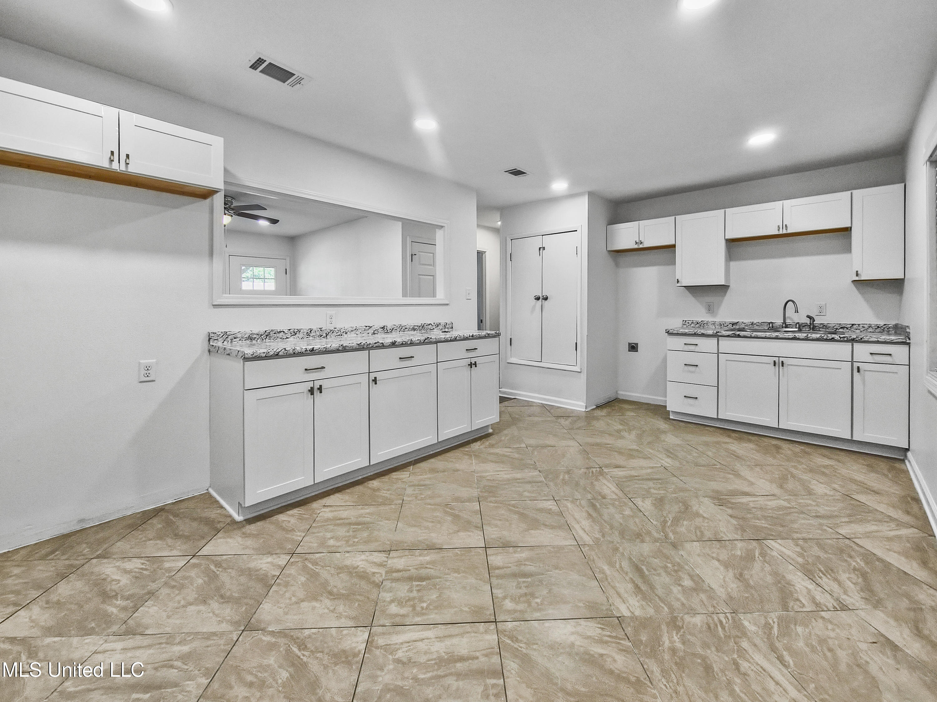 4100 Karen Street Moss Point, MS 39563 - Photo 6 of 13 20250729_085008