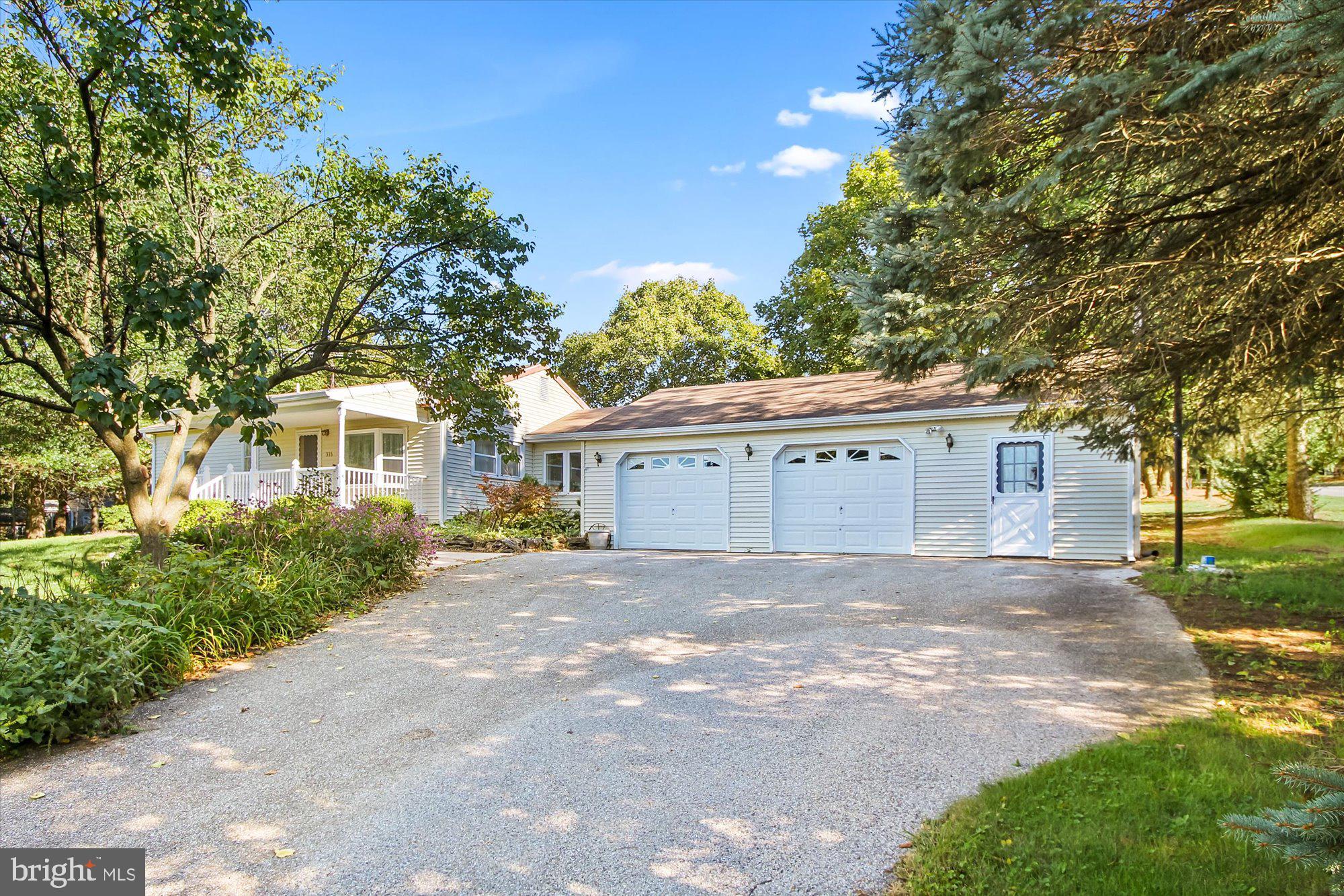 335 Newcomer Road Windsor, PA 17366 - Photo 3 of 28
