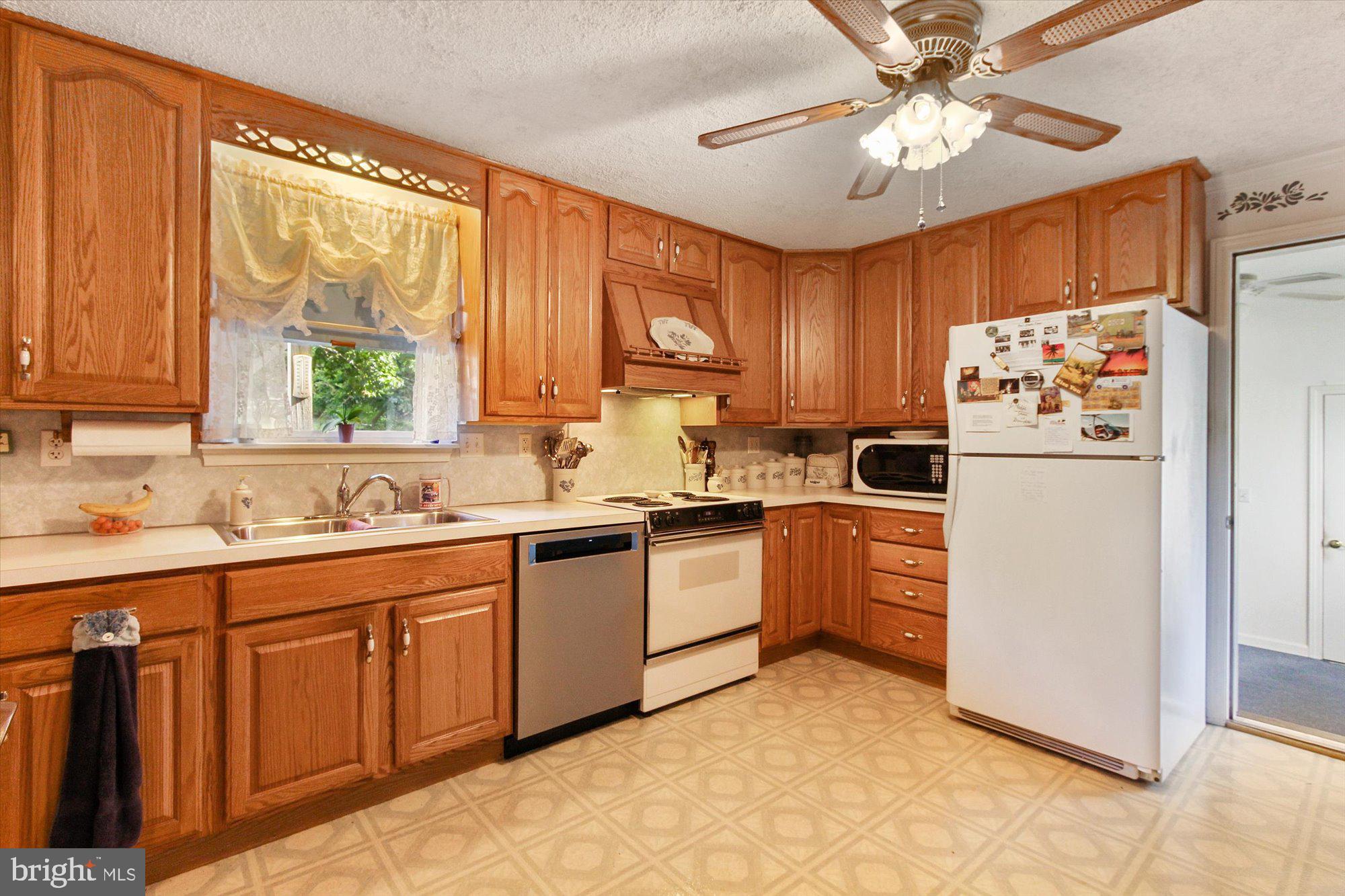 335 Newcomer Road Windsor, PA 17366 - Photo 8 of 28